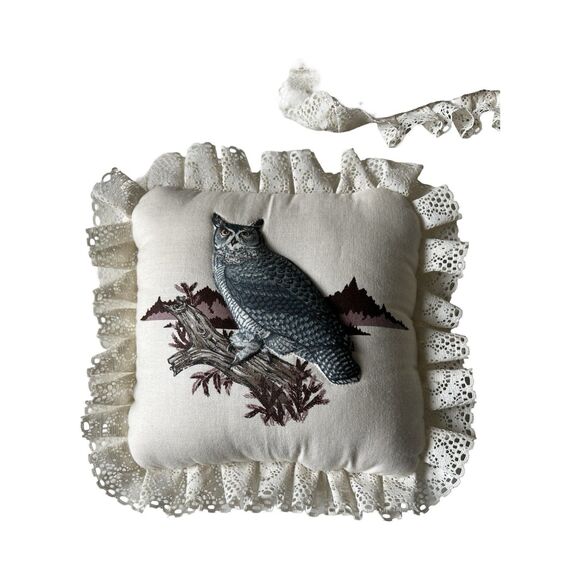 Vintage 80s Hand Made Quilted Lace Decorative Throw/Tea Pillows Farm Cottage - Picture 2 of 5